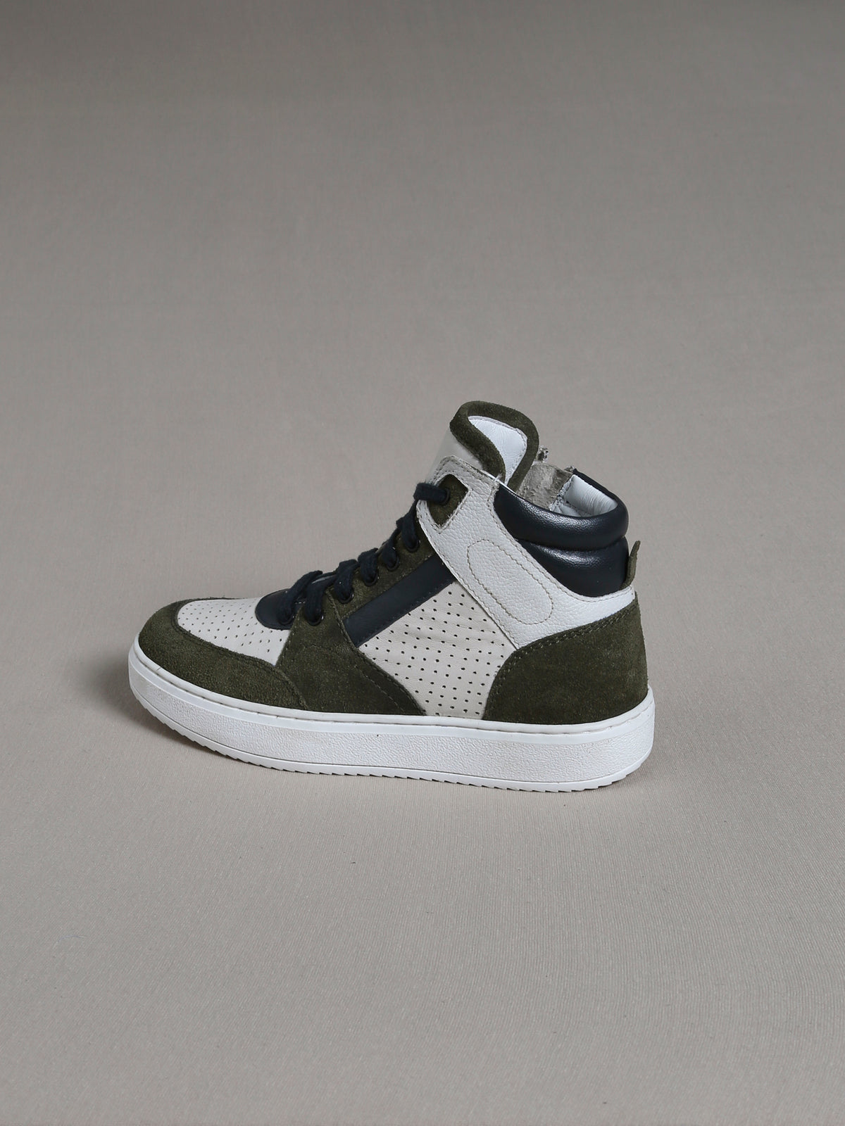 Hohe Jungen-Sneakers aus Leder