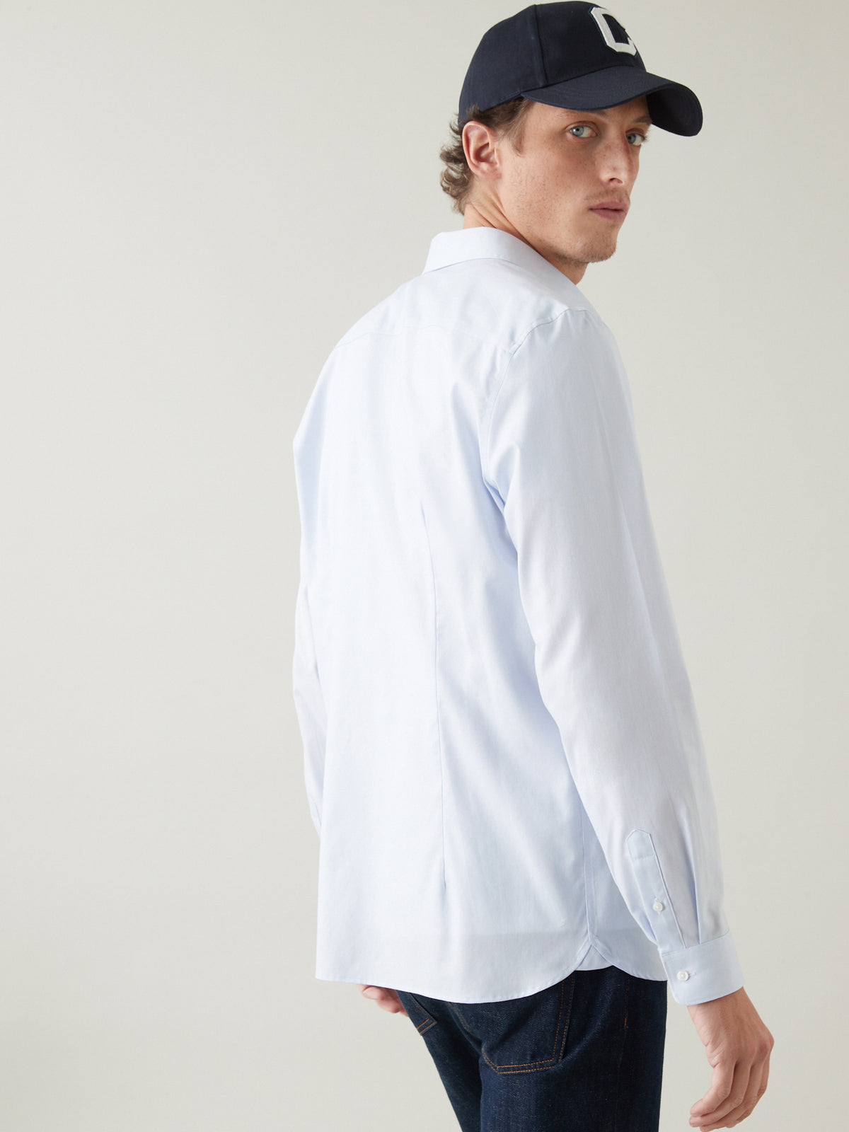 Einfarbiges Slim Fit Herrenhemd aus Popeline, bügelfrei