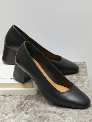Damen-Pumps aus Leder
