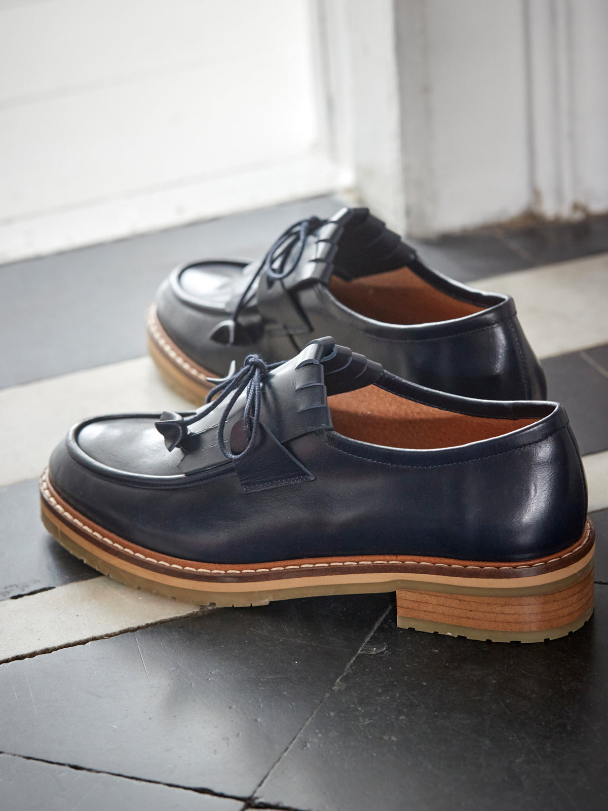 Flache Damen-Derbies aus Leder